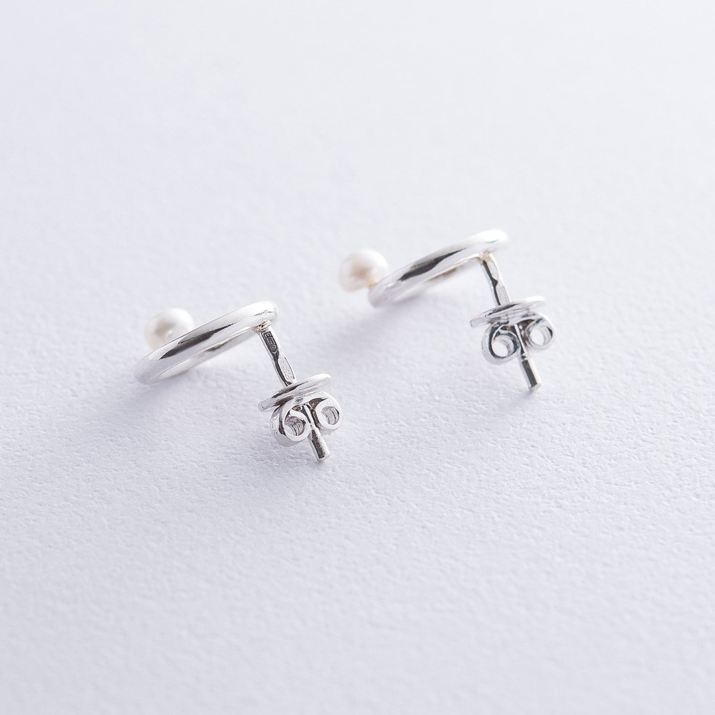 Silver stud circle earrings with pearls