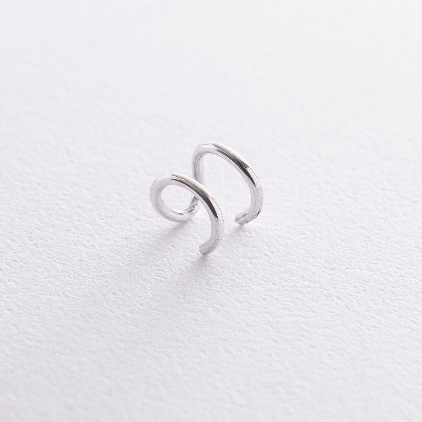 Silver minimalist ear cuff earring