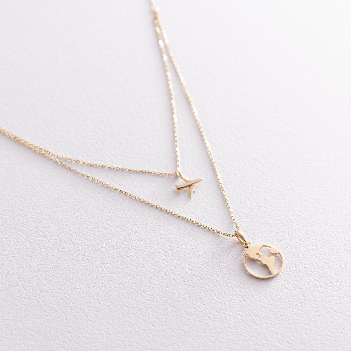 Yellow Gold Necklace Travel around the world