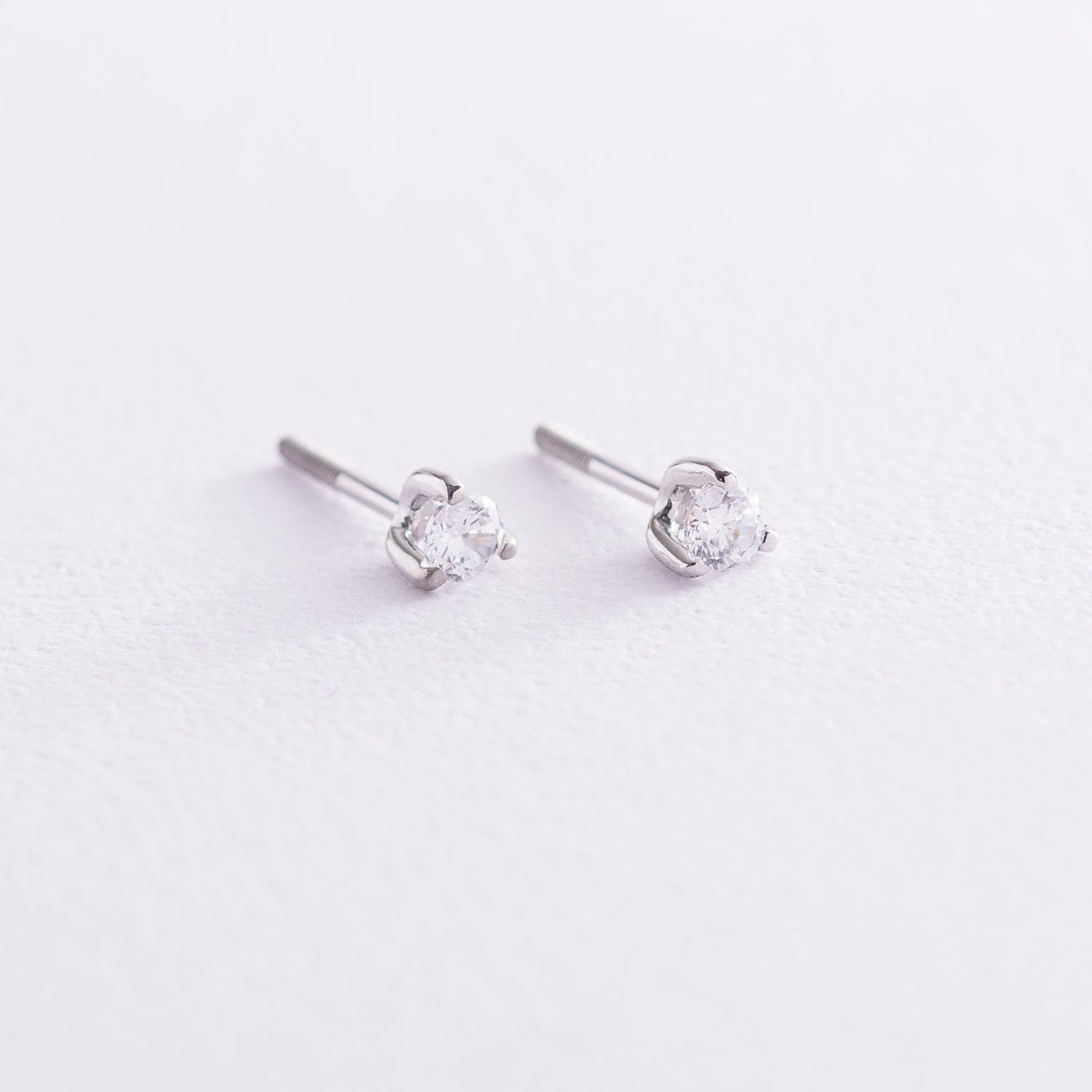 White gold stud earrings with cubic zirconia