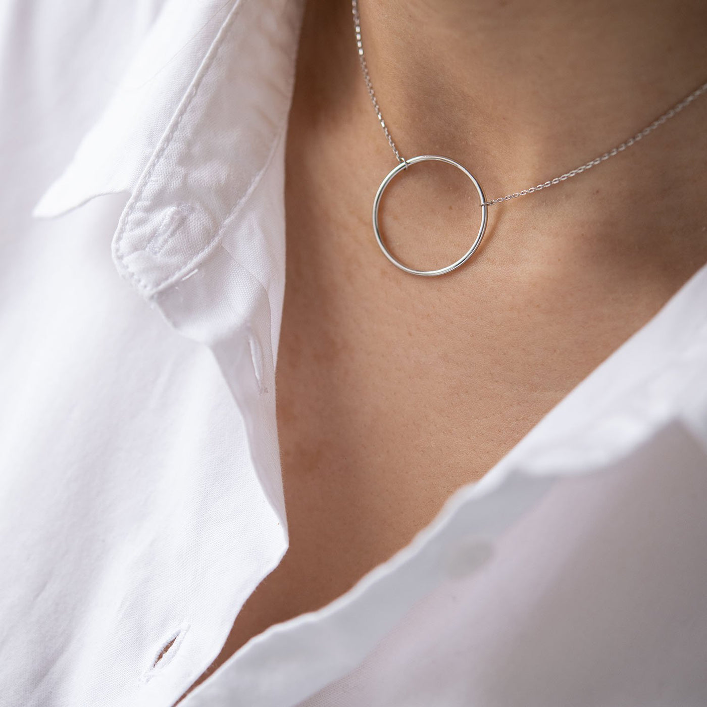 White Gold Big Circle Necklace