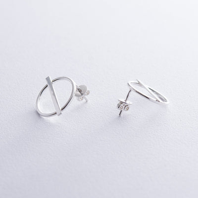 Silver stud earrings Balance