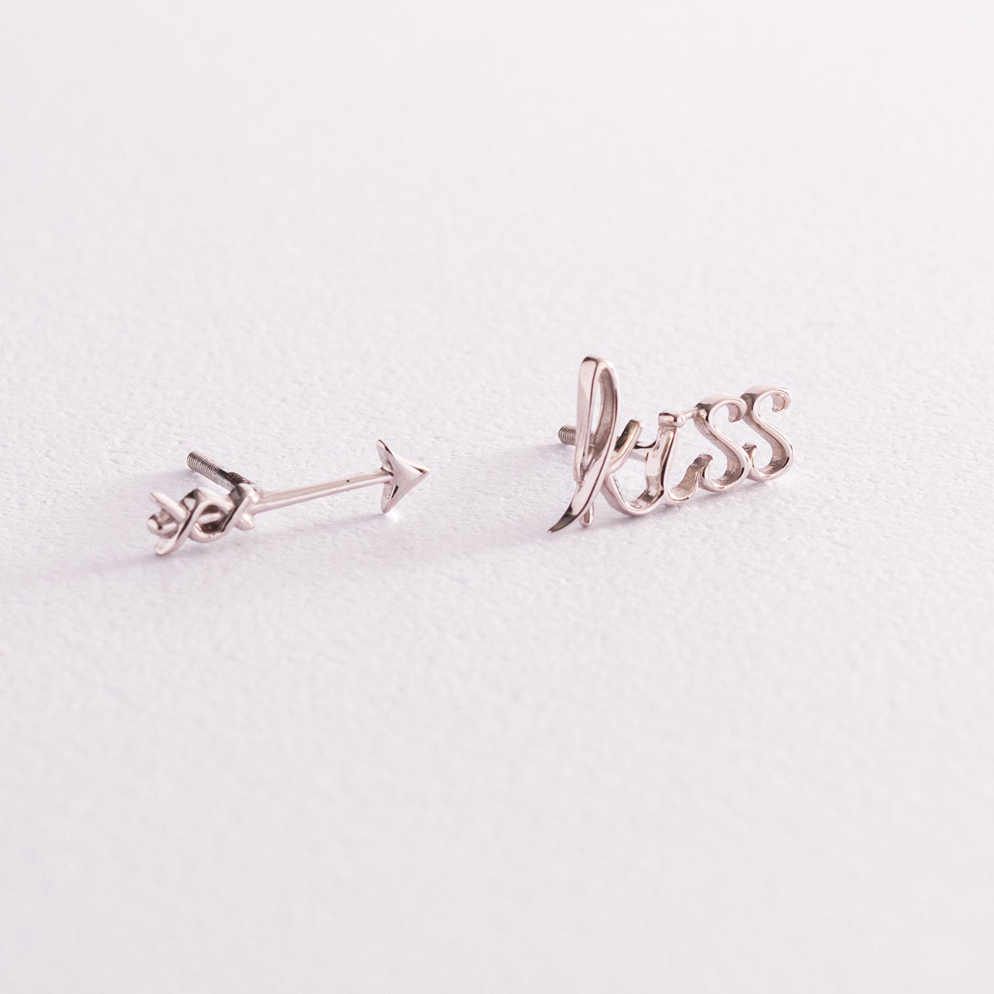 White Gold Kiss Stud Earrings