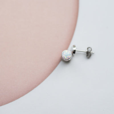 Gold Shining Stud earrings (synthetic opal) 6 mm