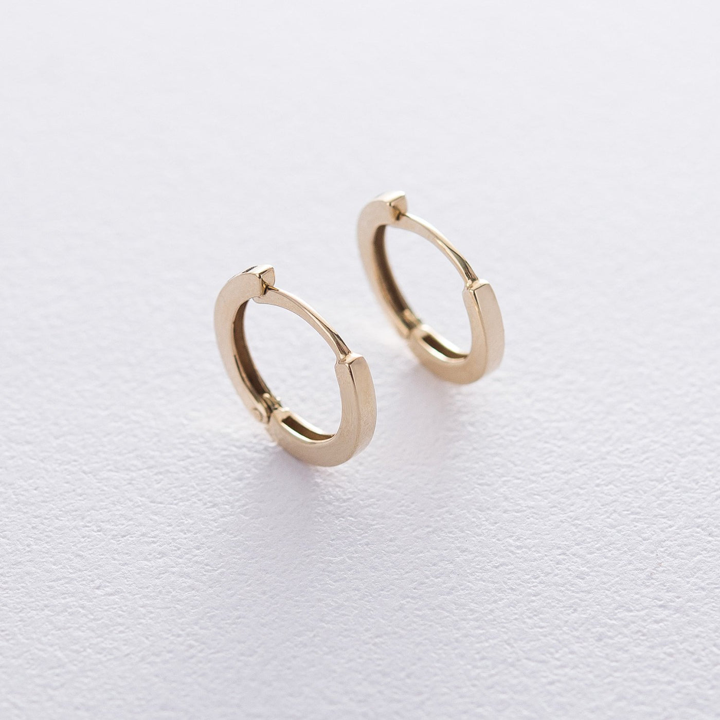 Yellow gold hoop earrings