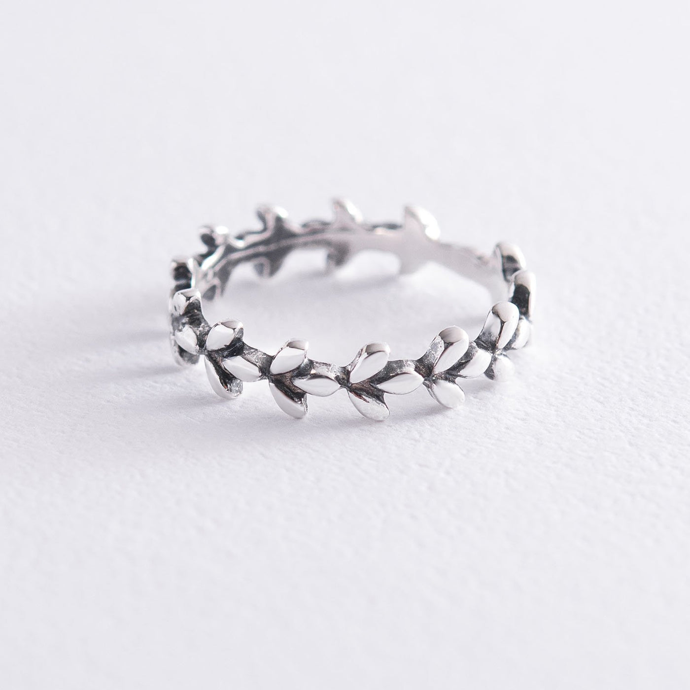 Silver leaves ring