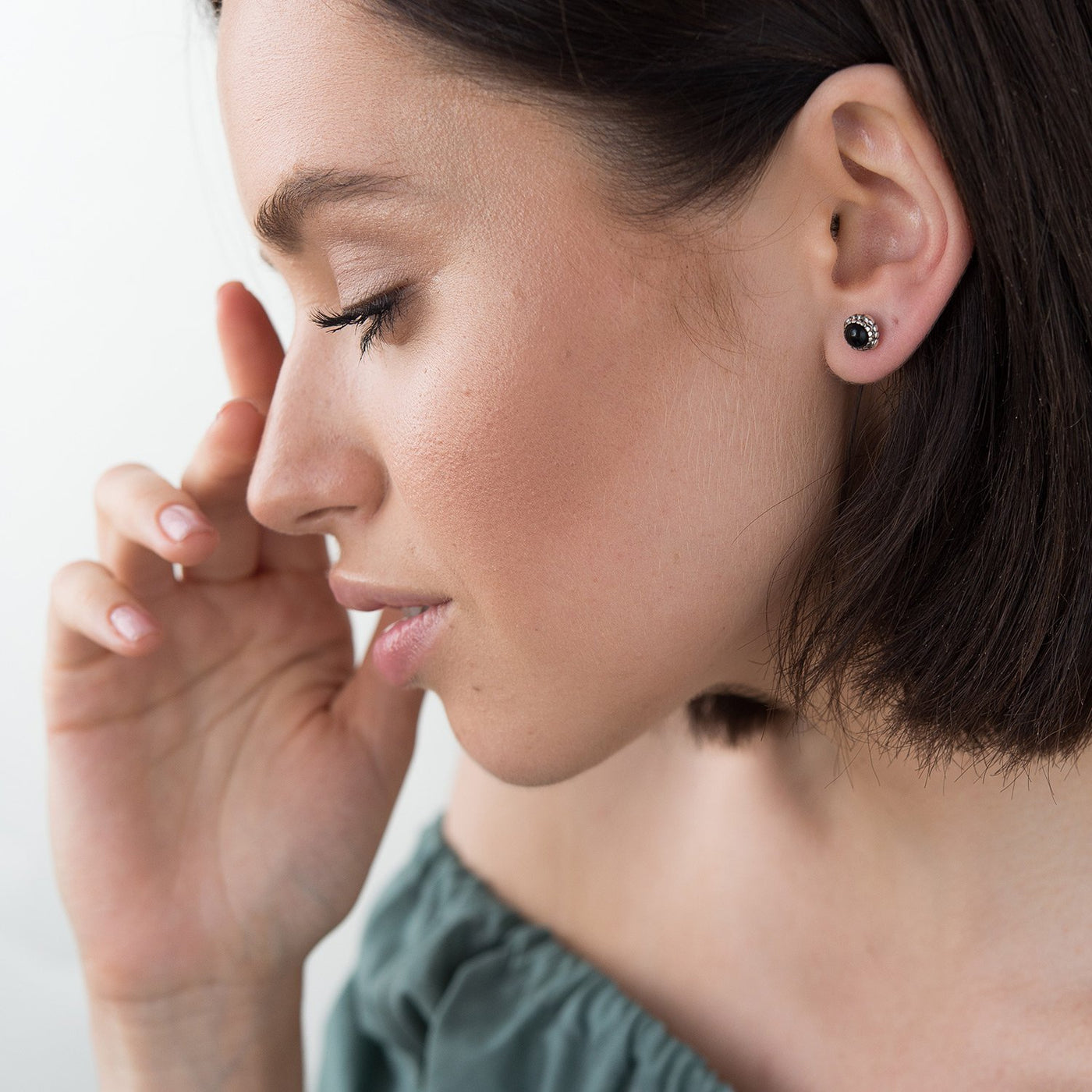 Silver stud earrings with onyx