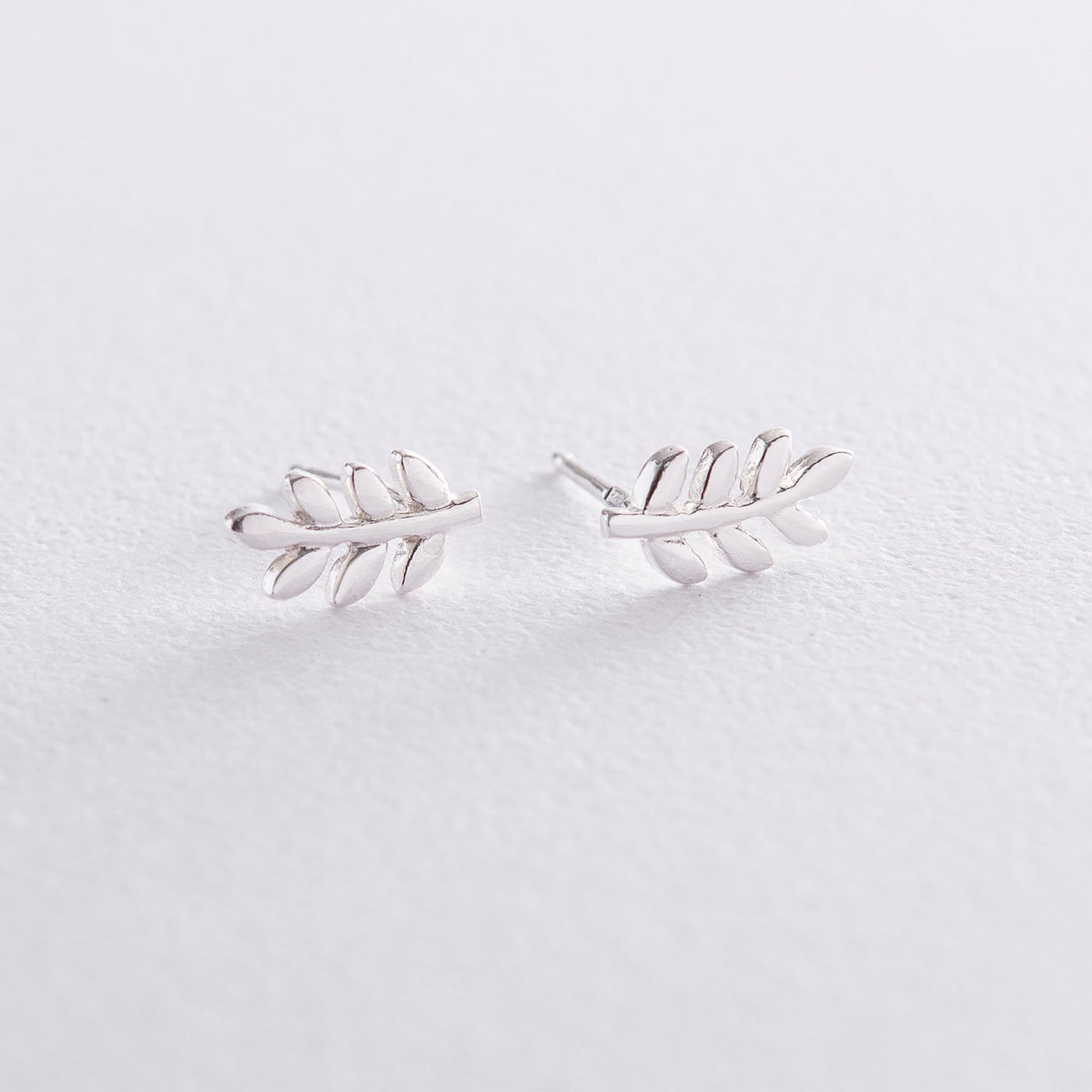 Silver leaves stud earrings