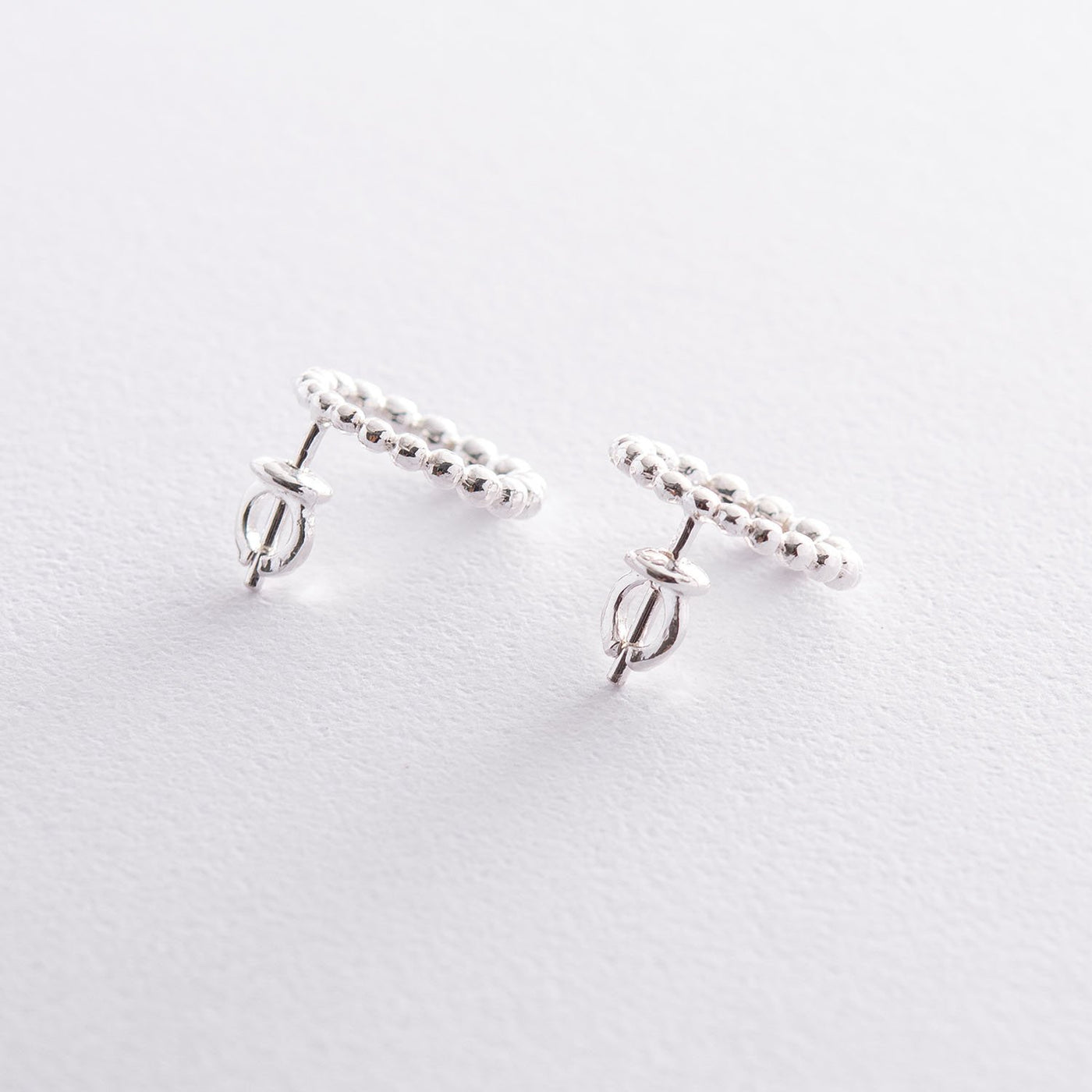 Silver stud earrings Lightness