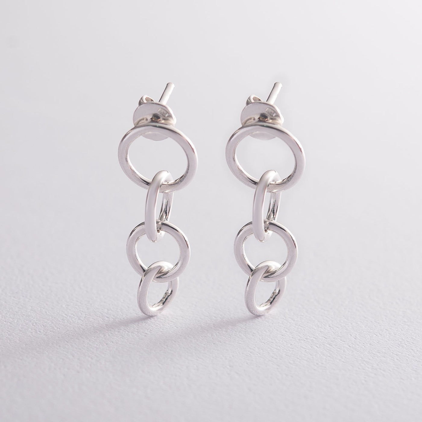 Silver dashing stud earrings