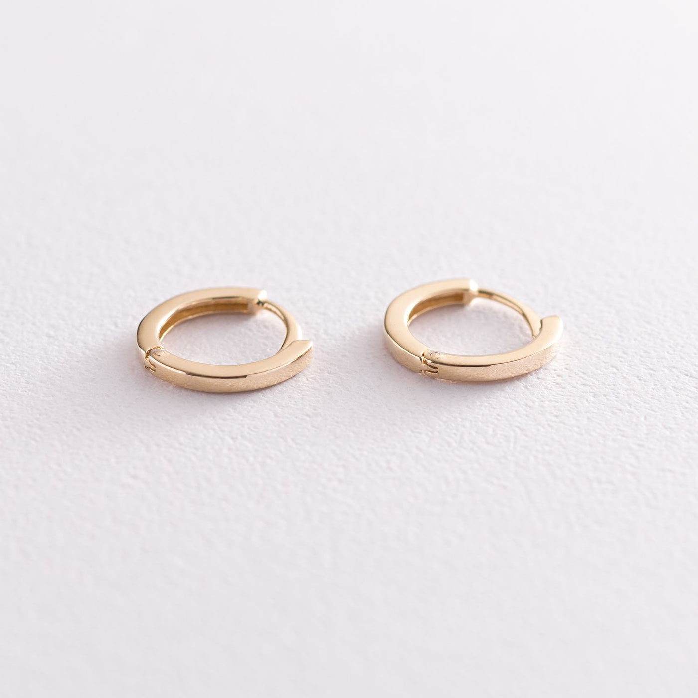 Yellow gold hoop earrings