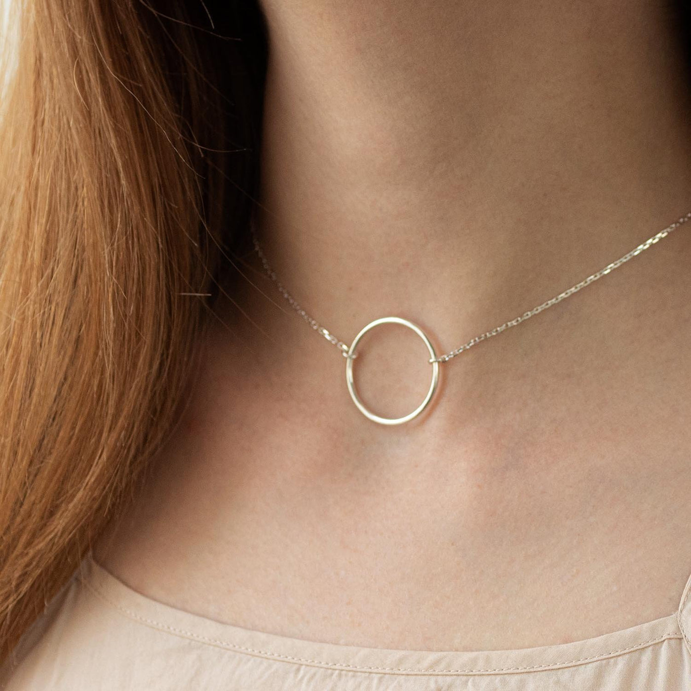 Silver big circle necklace