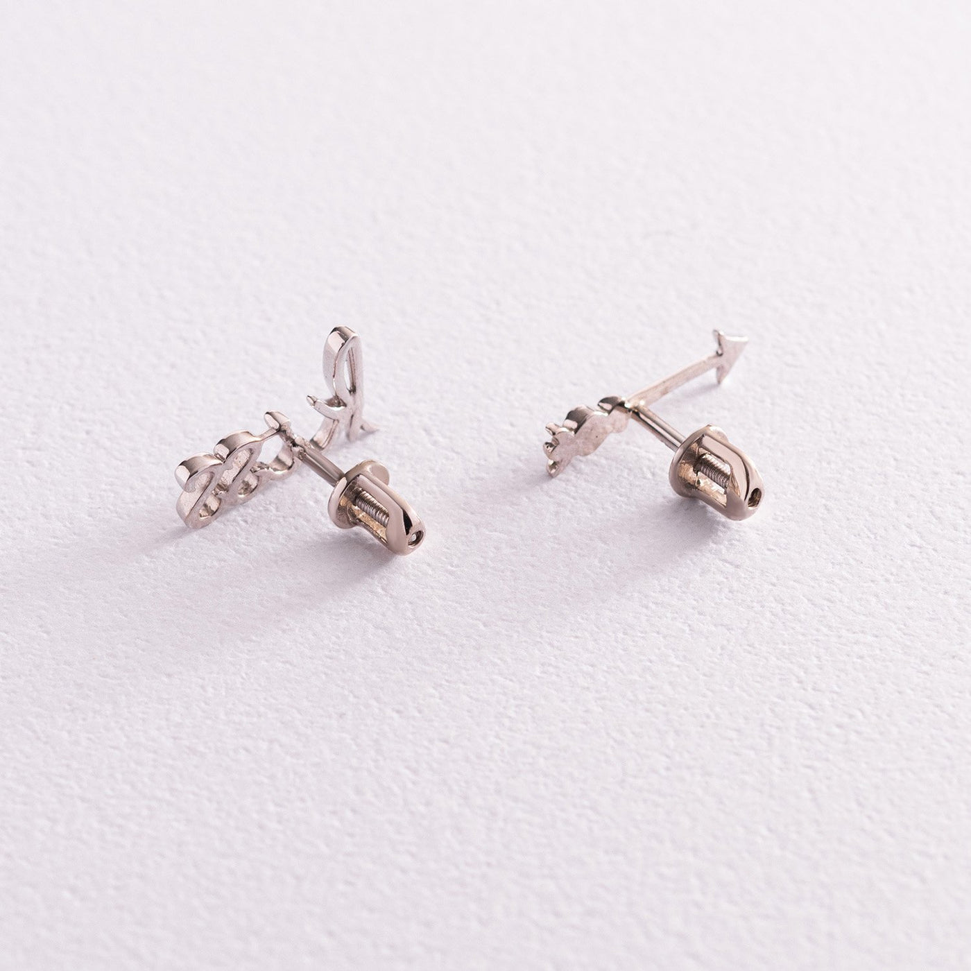 White Gold Kiss Stud Earrings