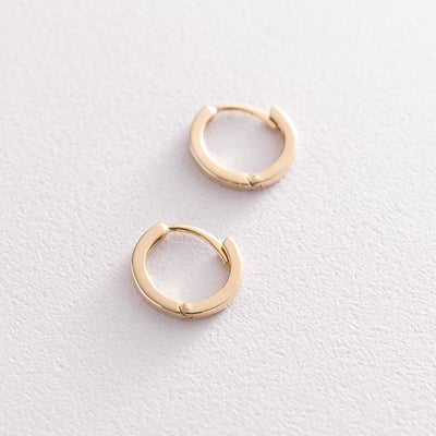 Yellow gold hoop earrings