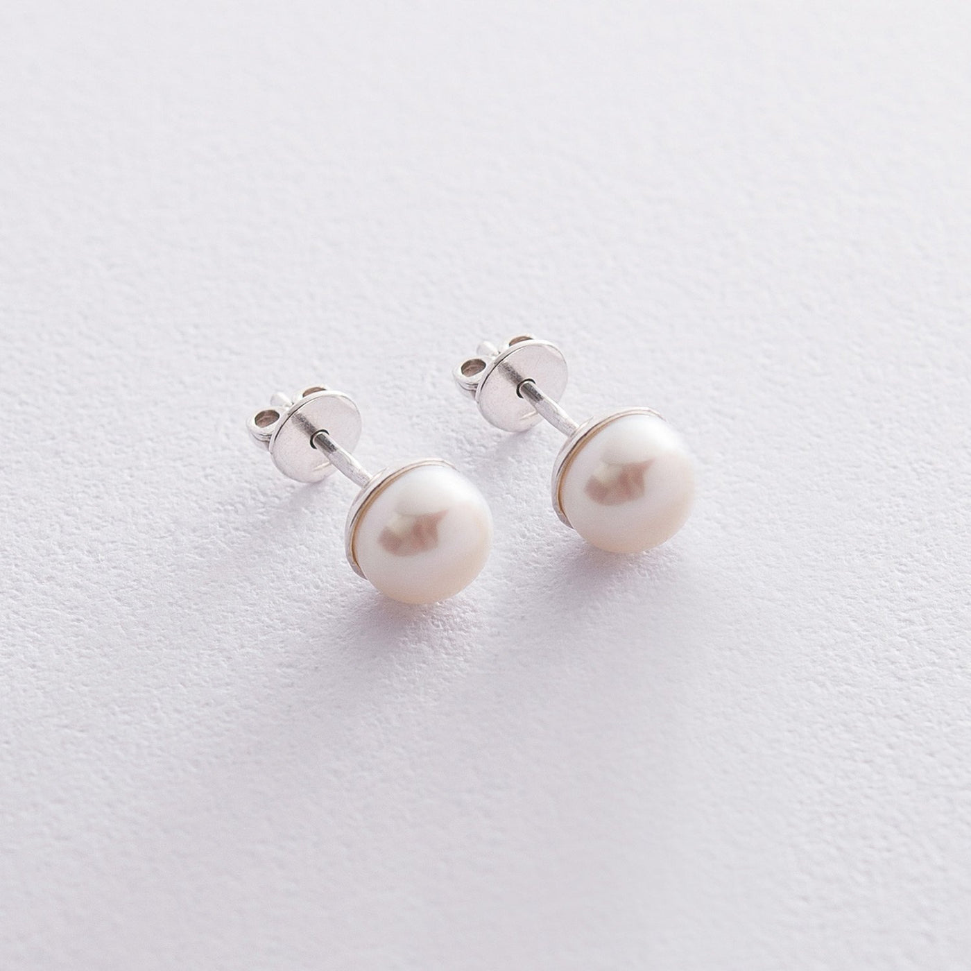 Silver stud earrings (cultured freshwater  pearls)