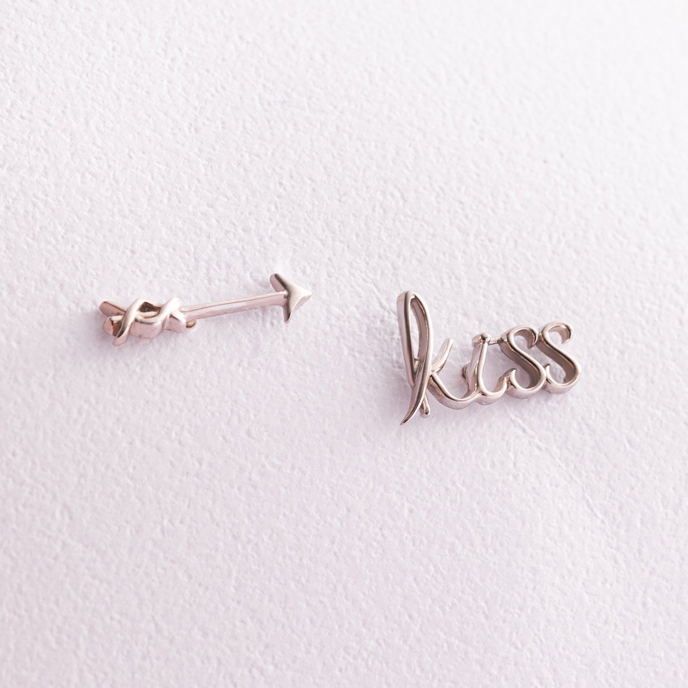 White Gold Kiss Stud Earrings