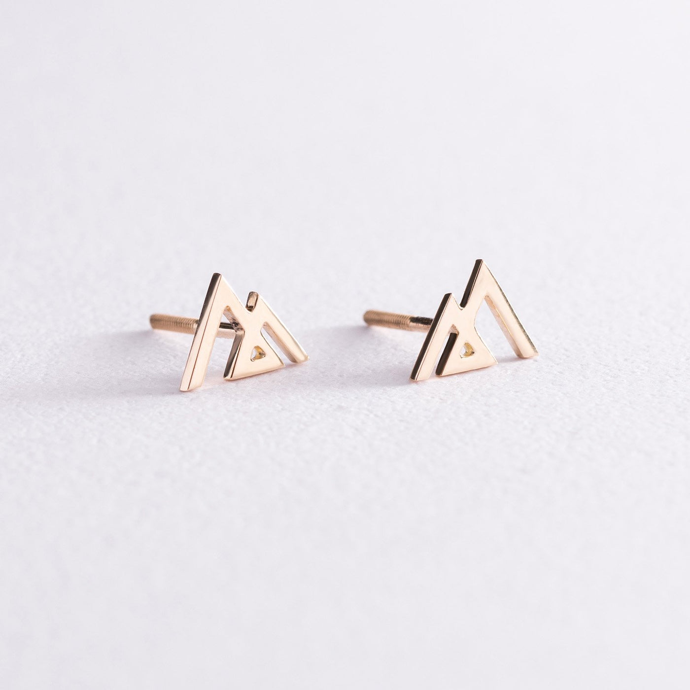 Yellow Gold Mountains Stud