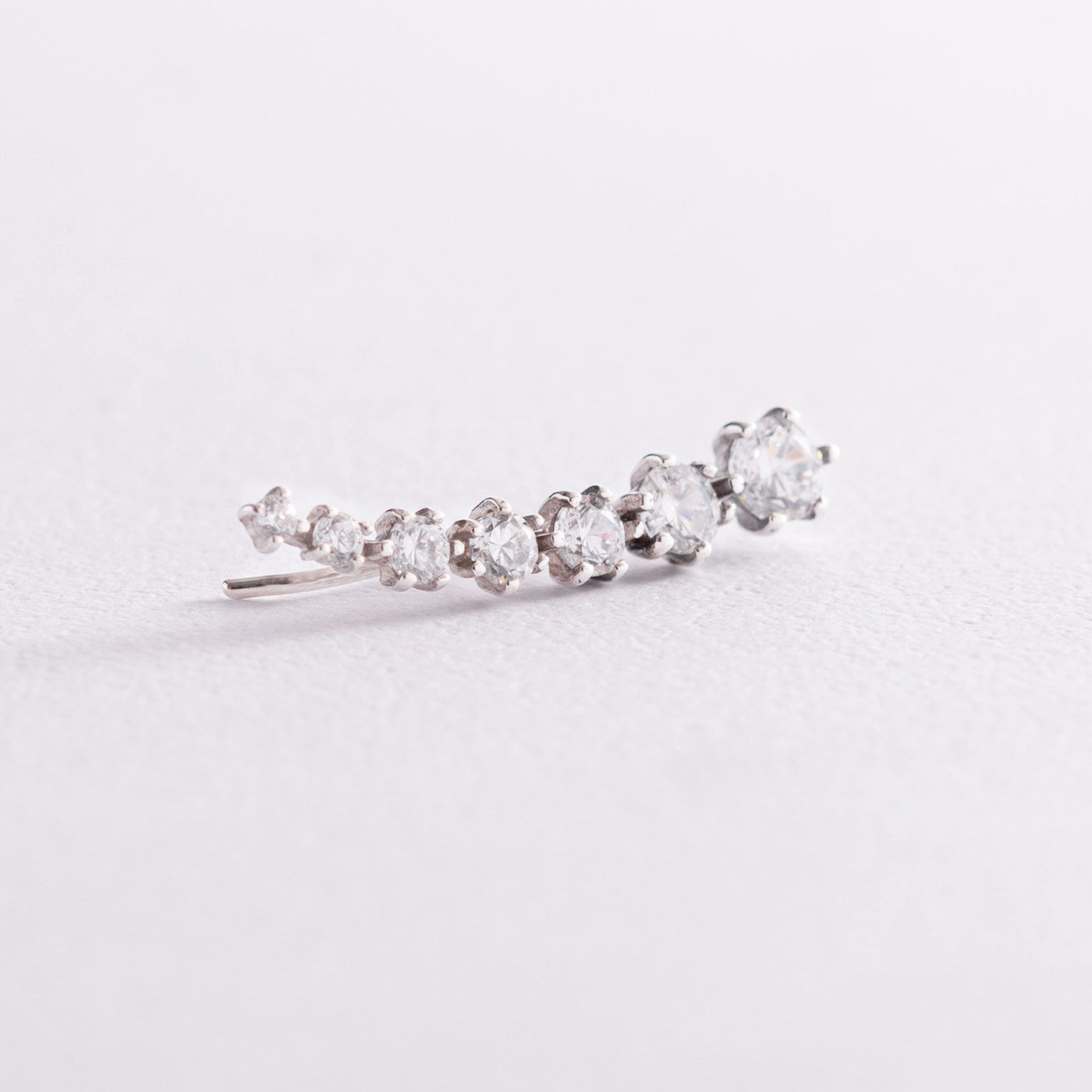 Silver right ear mono-earring with cubic zirconia